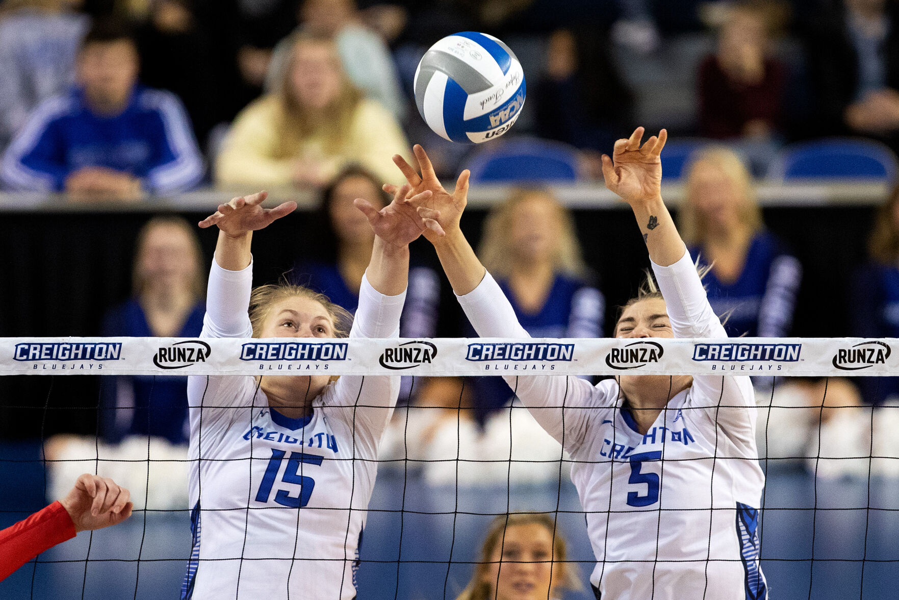 111222-owh-spo-cuvolley-em09.jpg